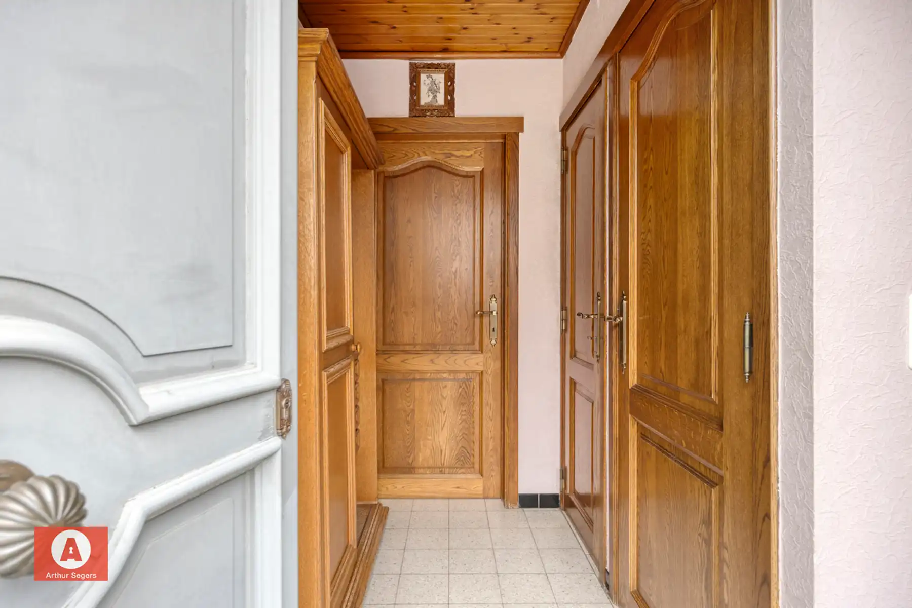 !!! IN OPTIE !!! Op te frissen woning in rustige wijk  foto 3