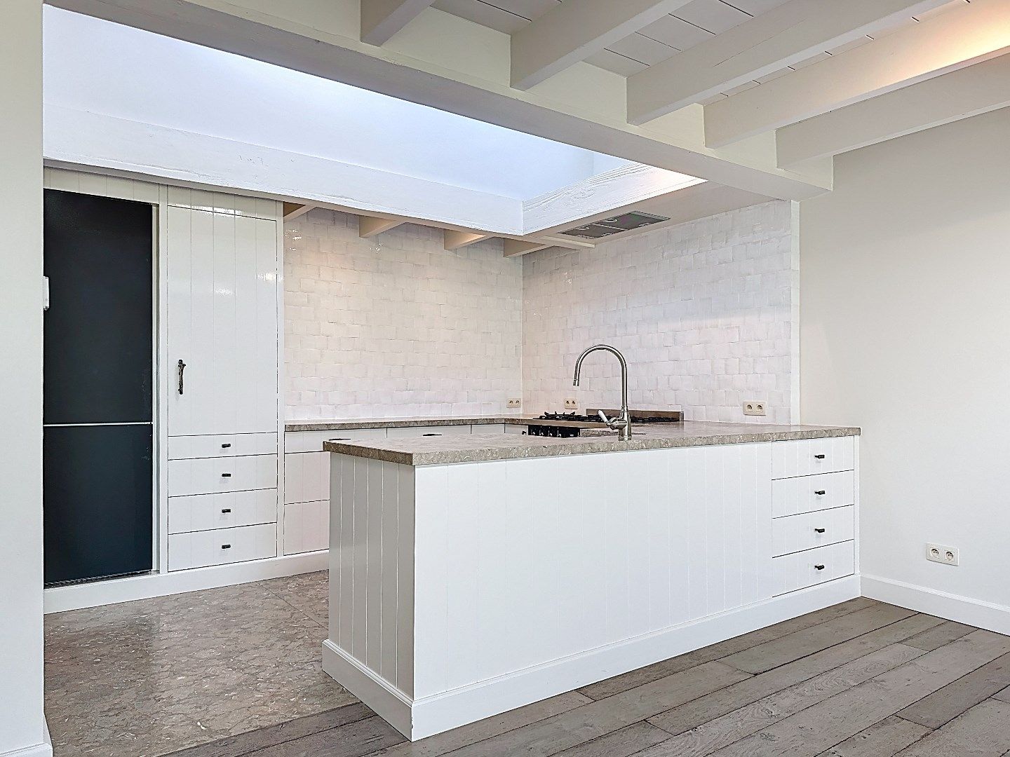 Sfeervolle en luxe tussenwoning in Zuidzande met vrij zicht over de velden foto 9