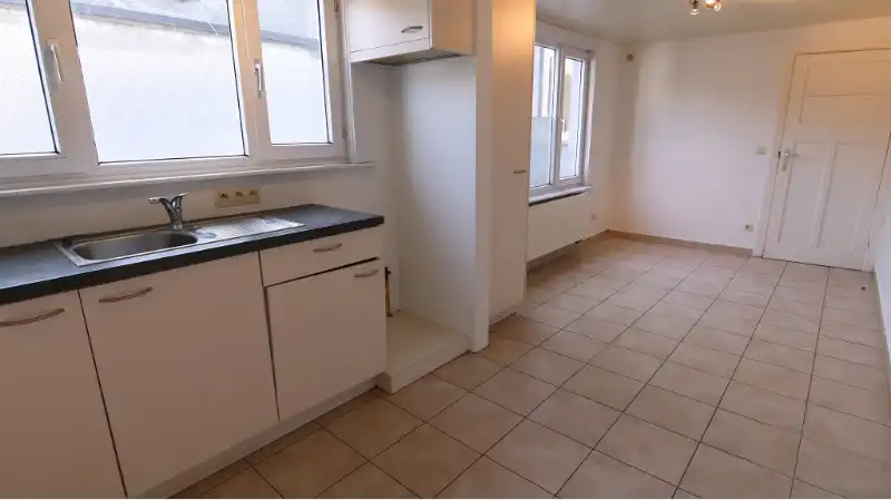 Vernieuwd 1-slaapkamerappartement te huur in Oostende foto 5