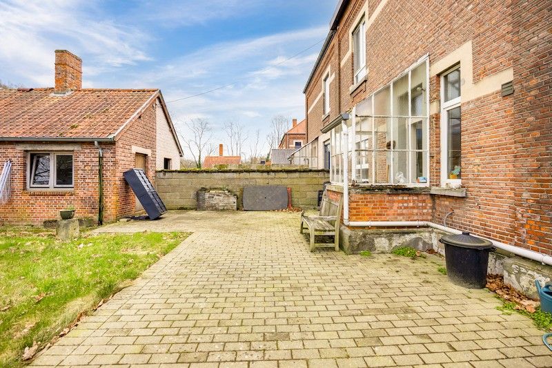 Statige renovatiewoning in charmante laan foto 15
