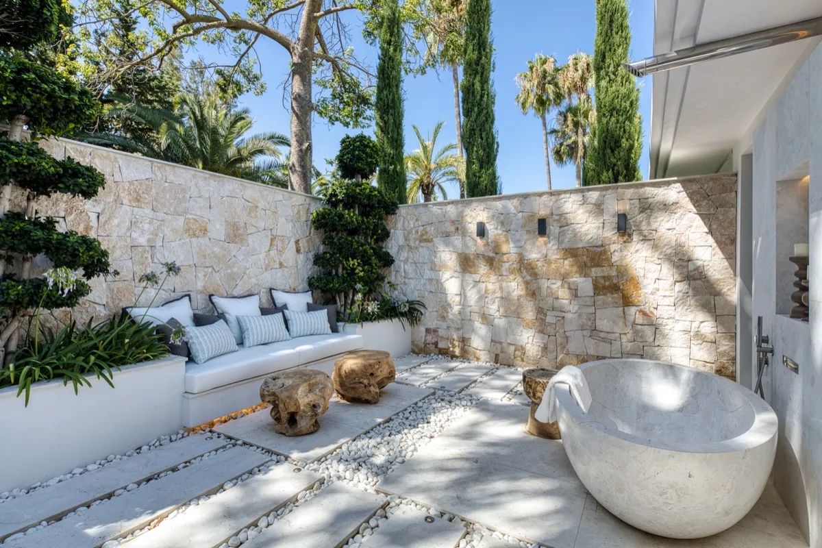 Leven aan de top: exclusieve frontline golfvilla met adembenemend uitzicht en ultieme luxe in Nueva Andalucía foto 15