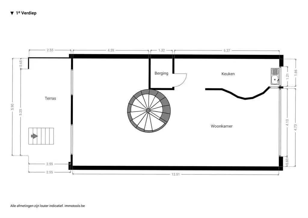 Ruime woning met inpandige garage en tuin foto 11