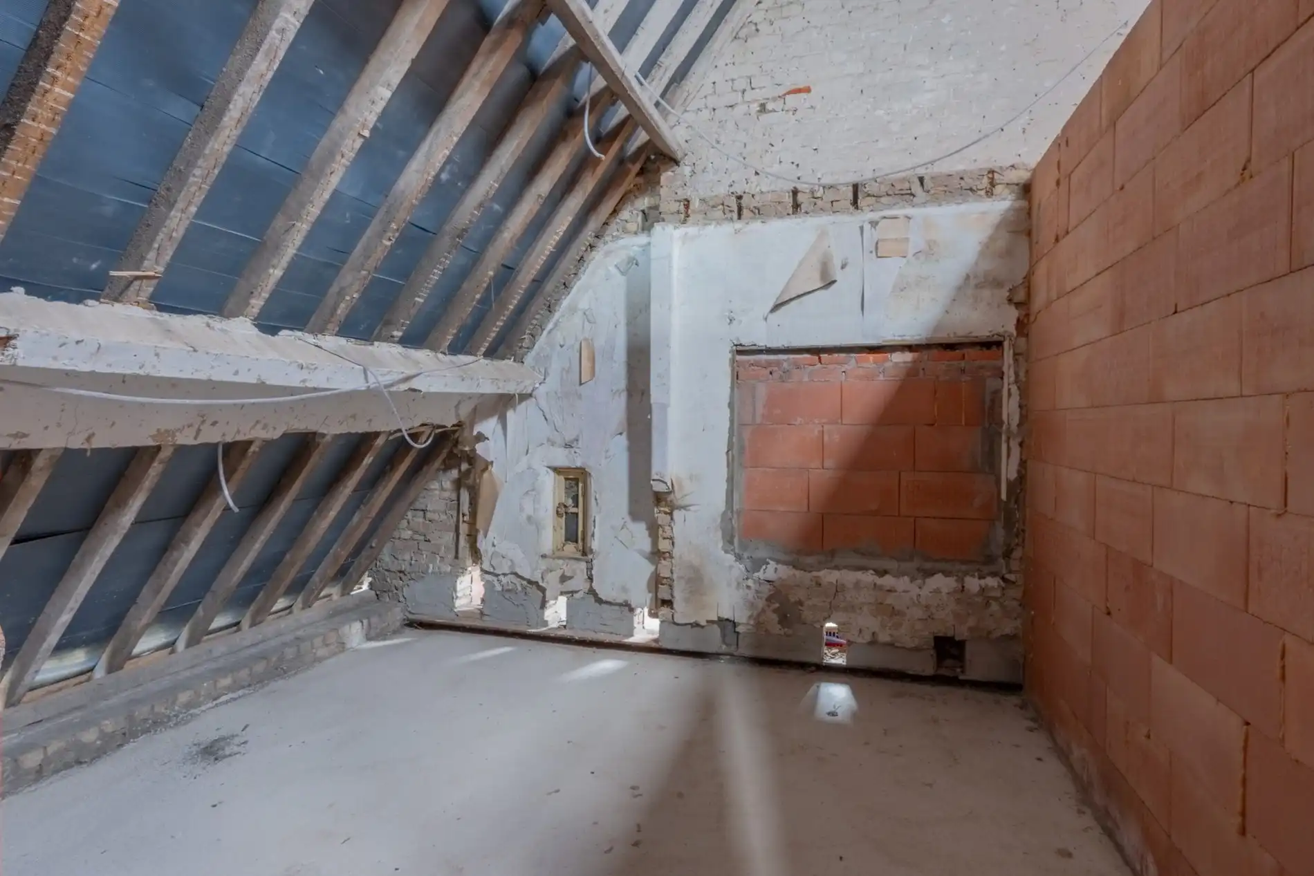 Woning met veel potentieel te Zwankendamme foto 12