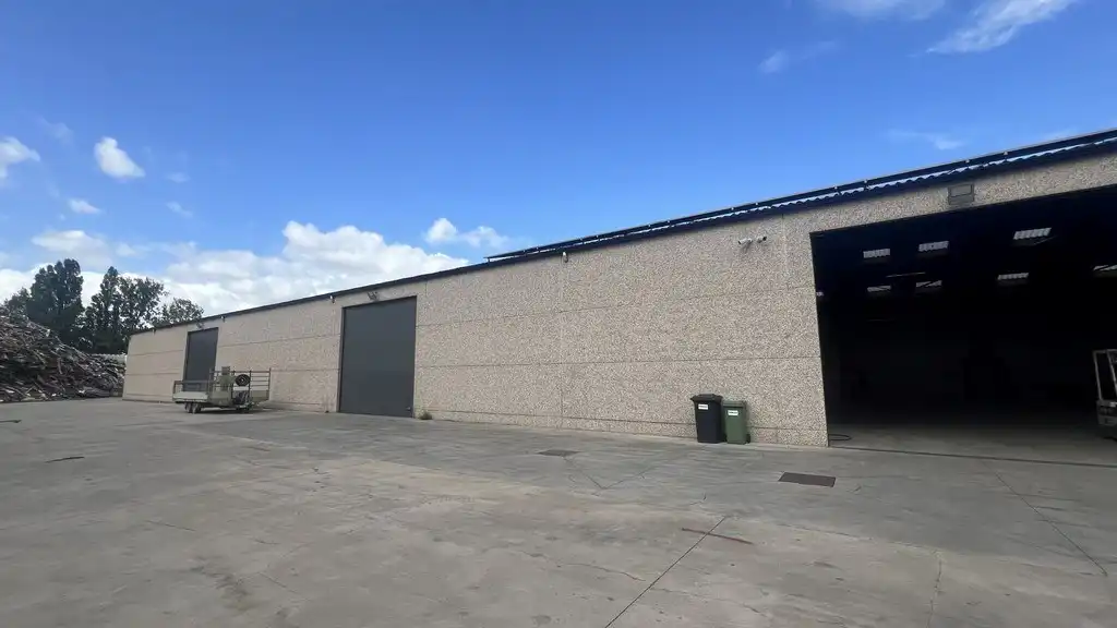 Showroom met kantoor en stockageruimte te huur in de haven van Gent foto 11