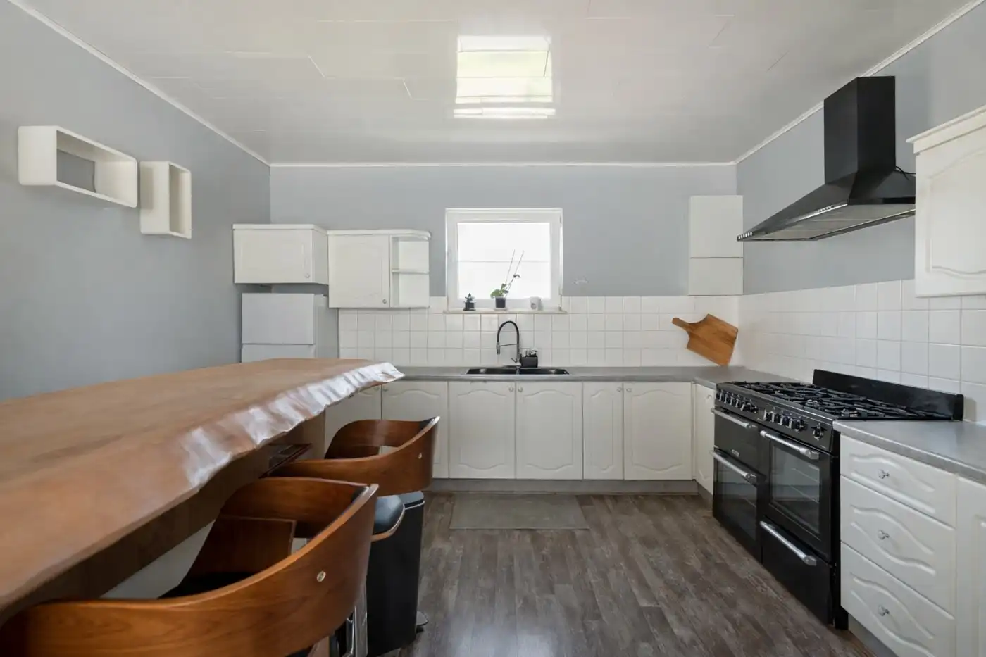 Praktijkruimte/winkel met bovenliggend duplex-appartement in het centrum van Berendrecht foto 5