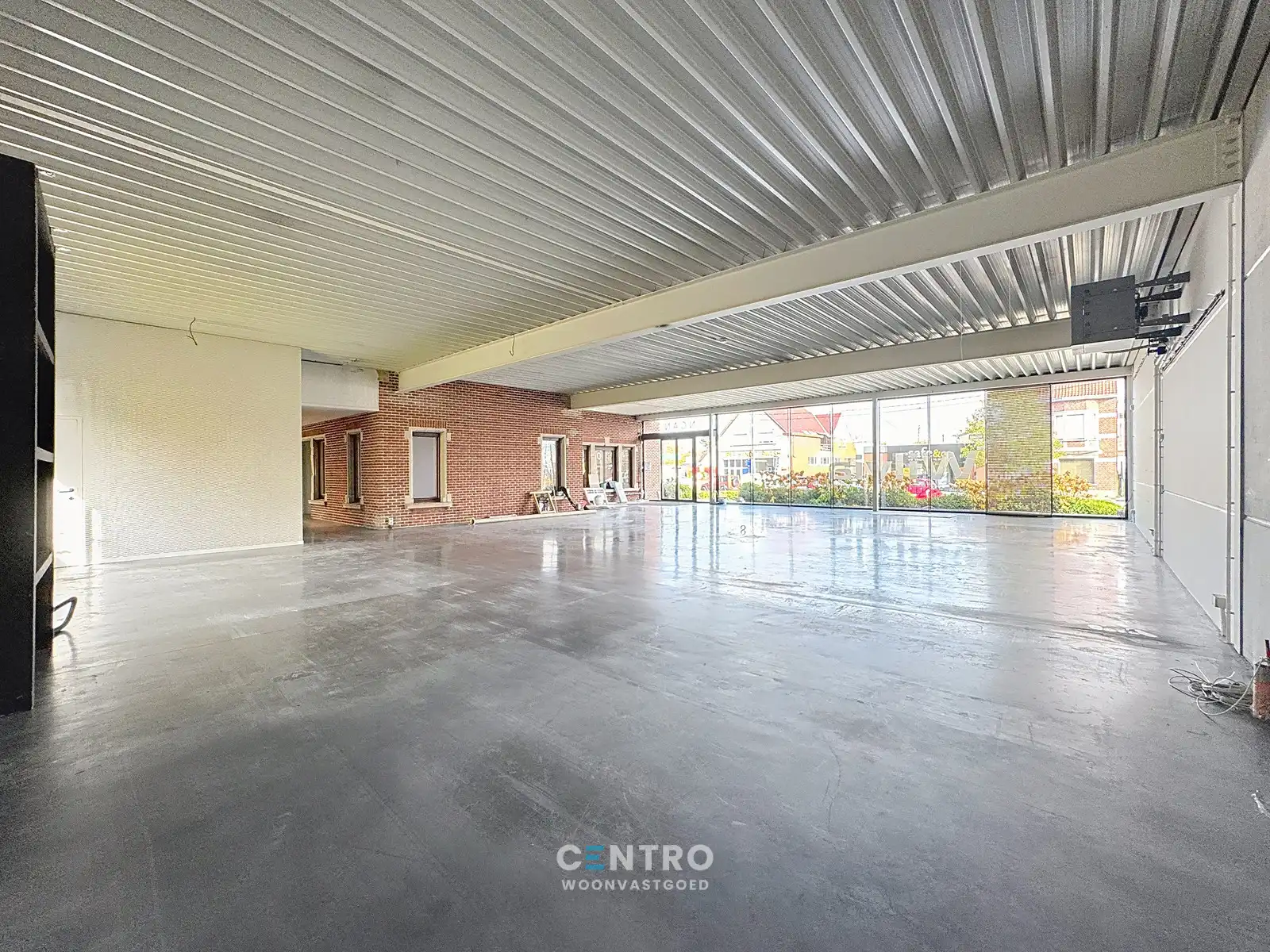 Commerciële site met woonst op toplocatie te Roeselare! foto 7