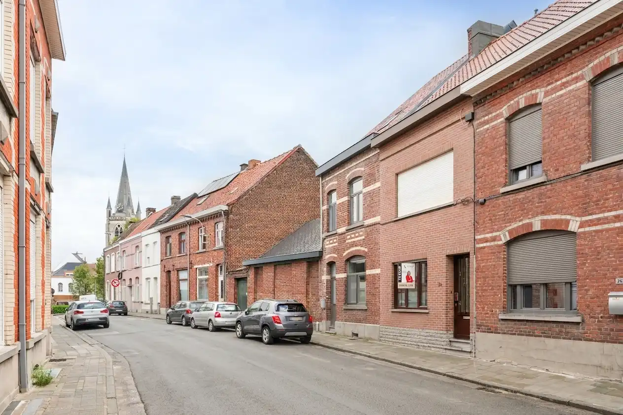 Gezellige woning met zonnige tuin op toplocatie in Ronse foto 9