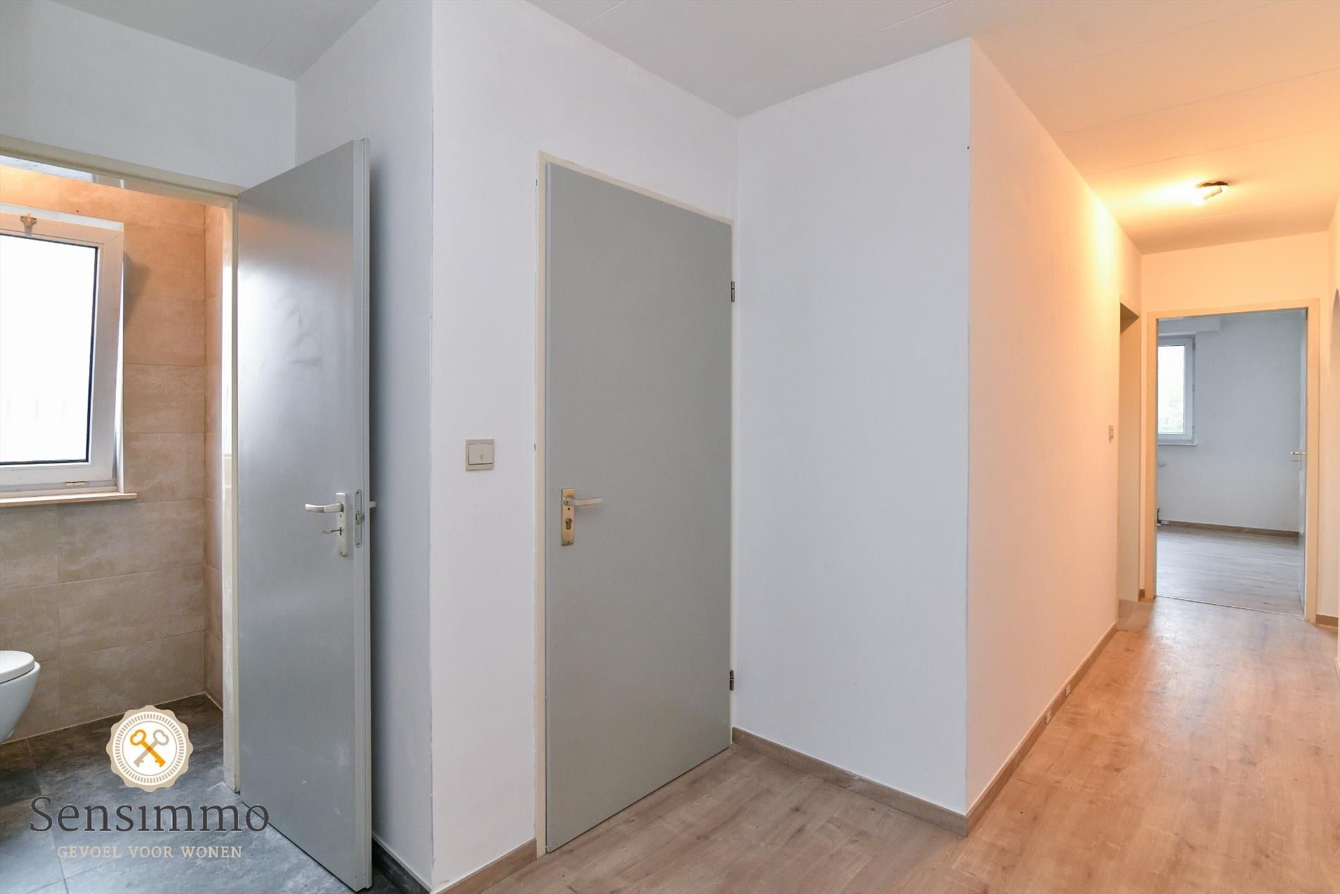 Prachtig gelegen modern 2slpk-appartement met garagebox foto 3
