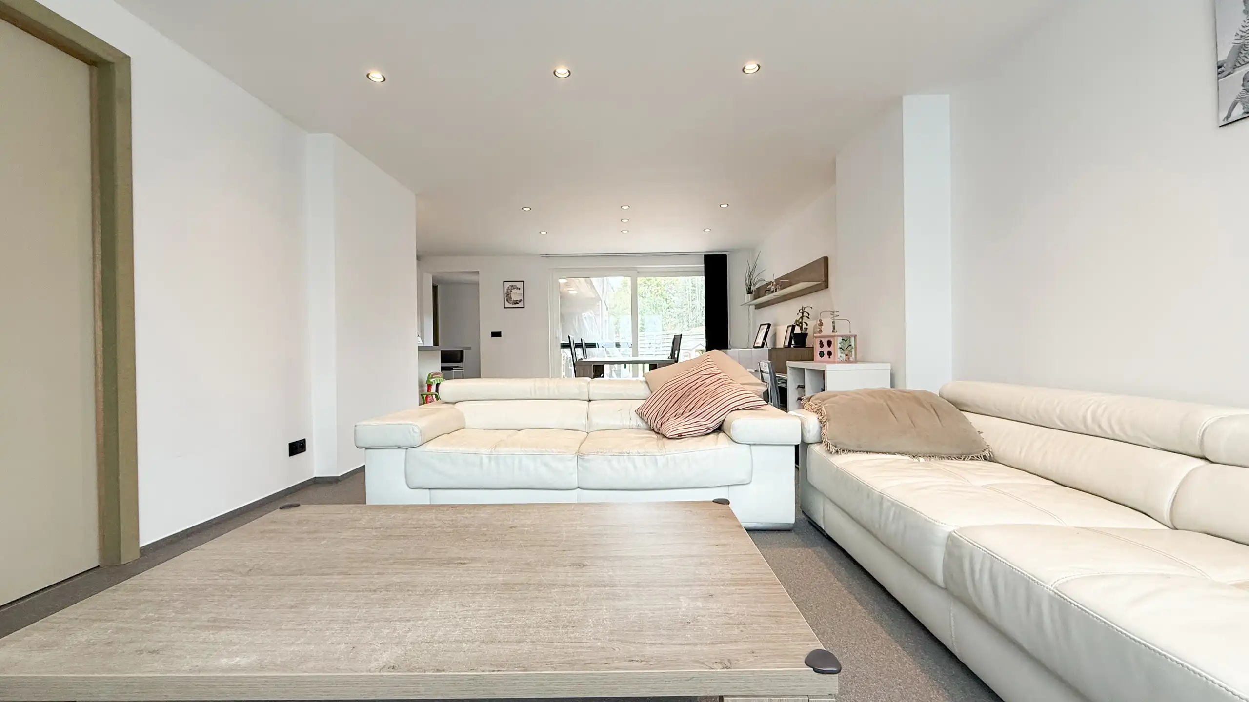 Gerenoveerde woning met veel ruimte en 6 slaapkamers! foto 4