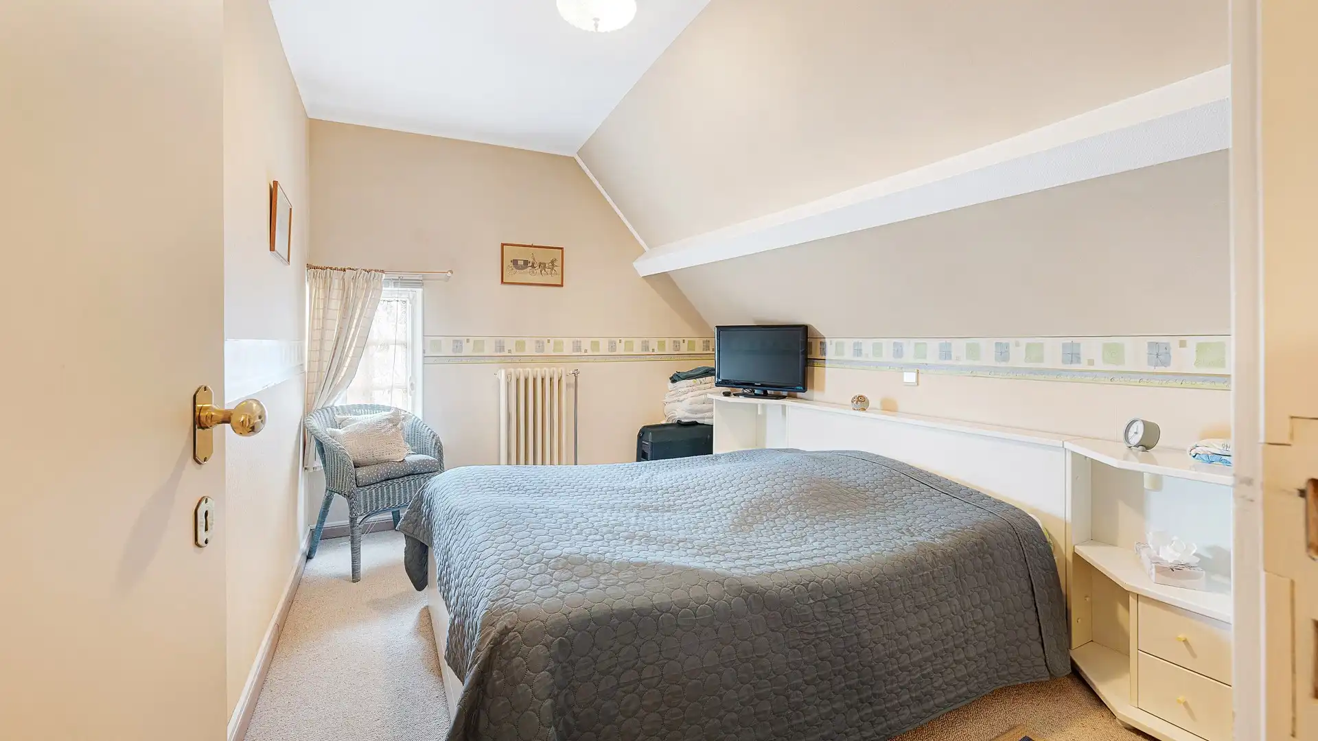 Charmante woning met garage, zonnige tuin en wijnkelder in Dudzele  foto 9