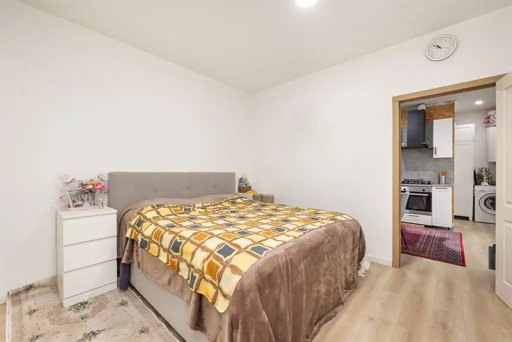 Magazijn met woning foto 13