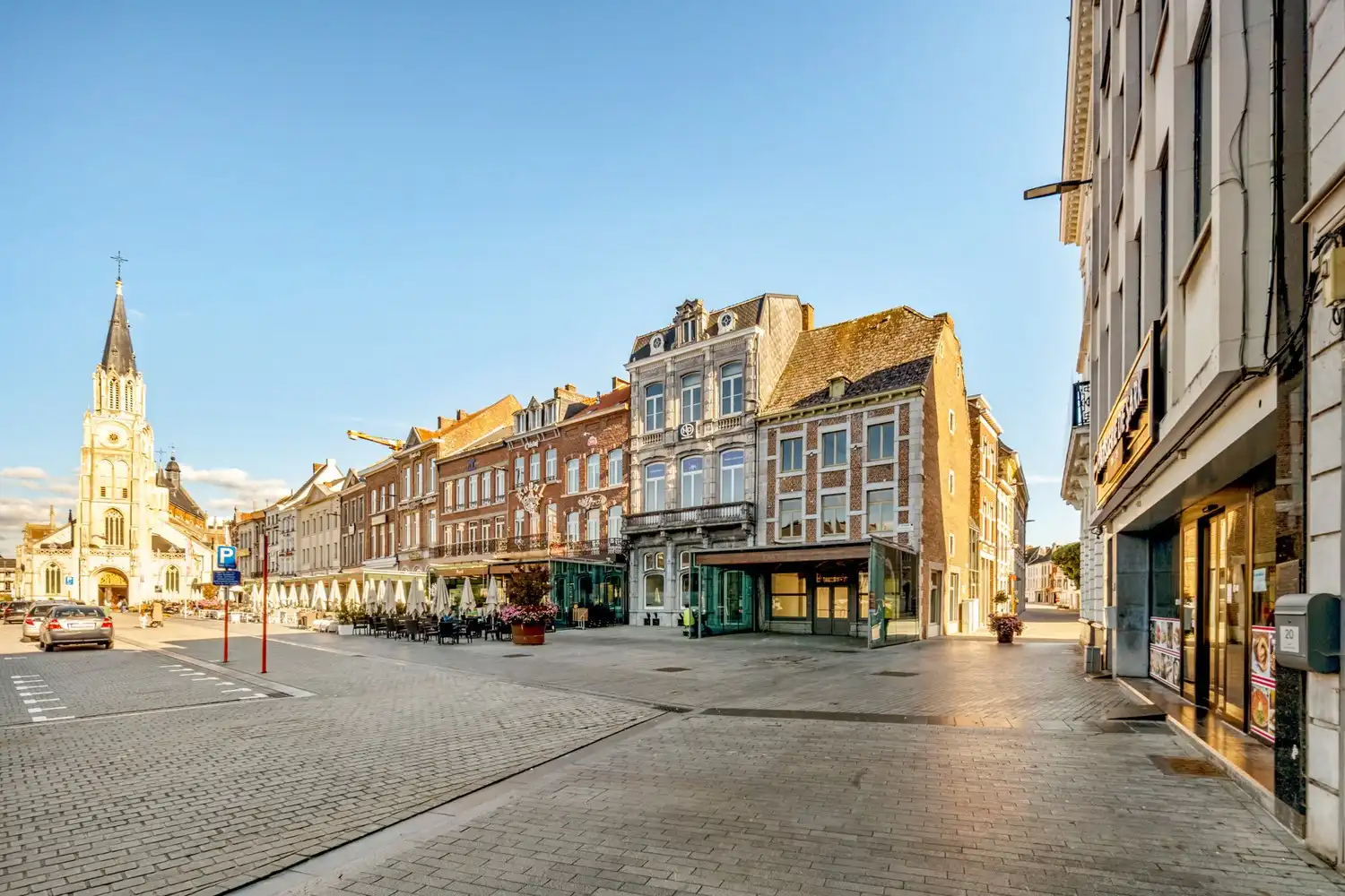 Handelspand met uitzonderlijk veel mogelijkheden op de Grote Markt van Sint-Truiden foto 2