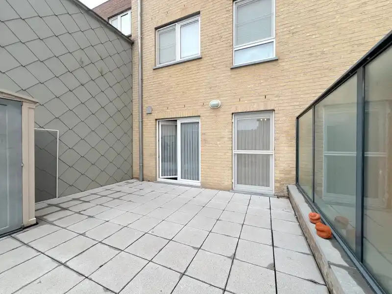 GELIJKVLOERS-APPARTEMENT MET GARAGE te TORHOUT foto 9