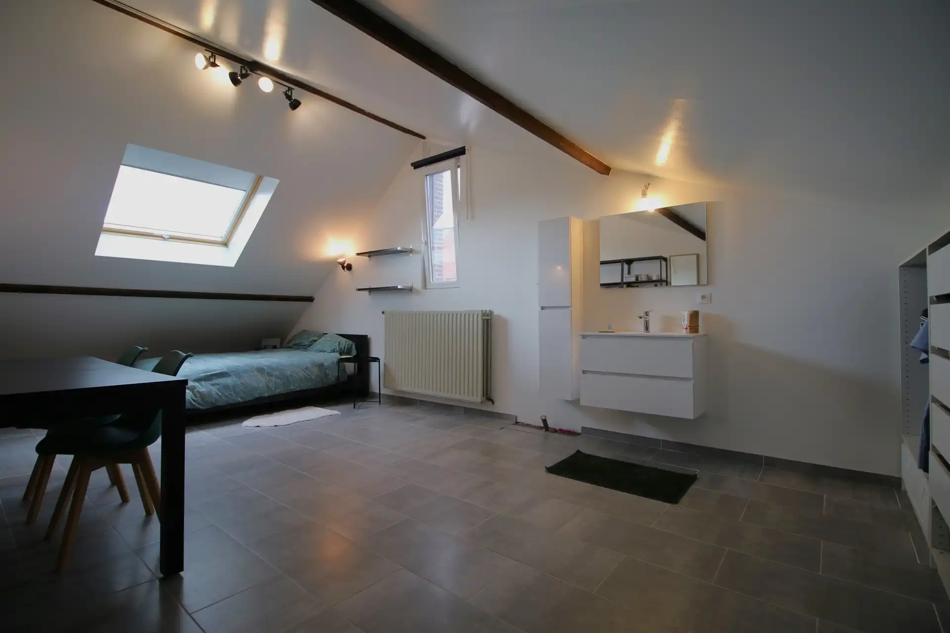 Knap gerenoveerde woning in rustige wijk foto 22