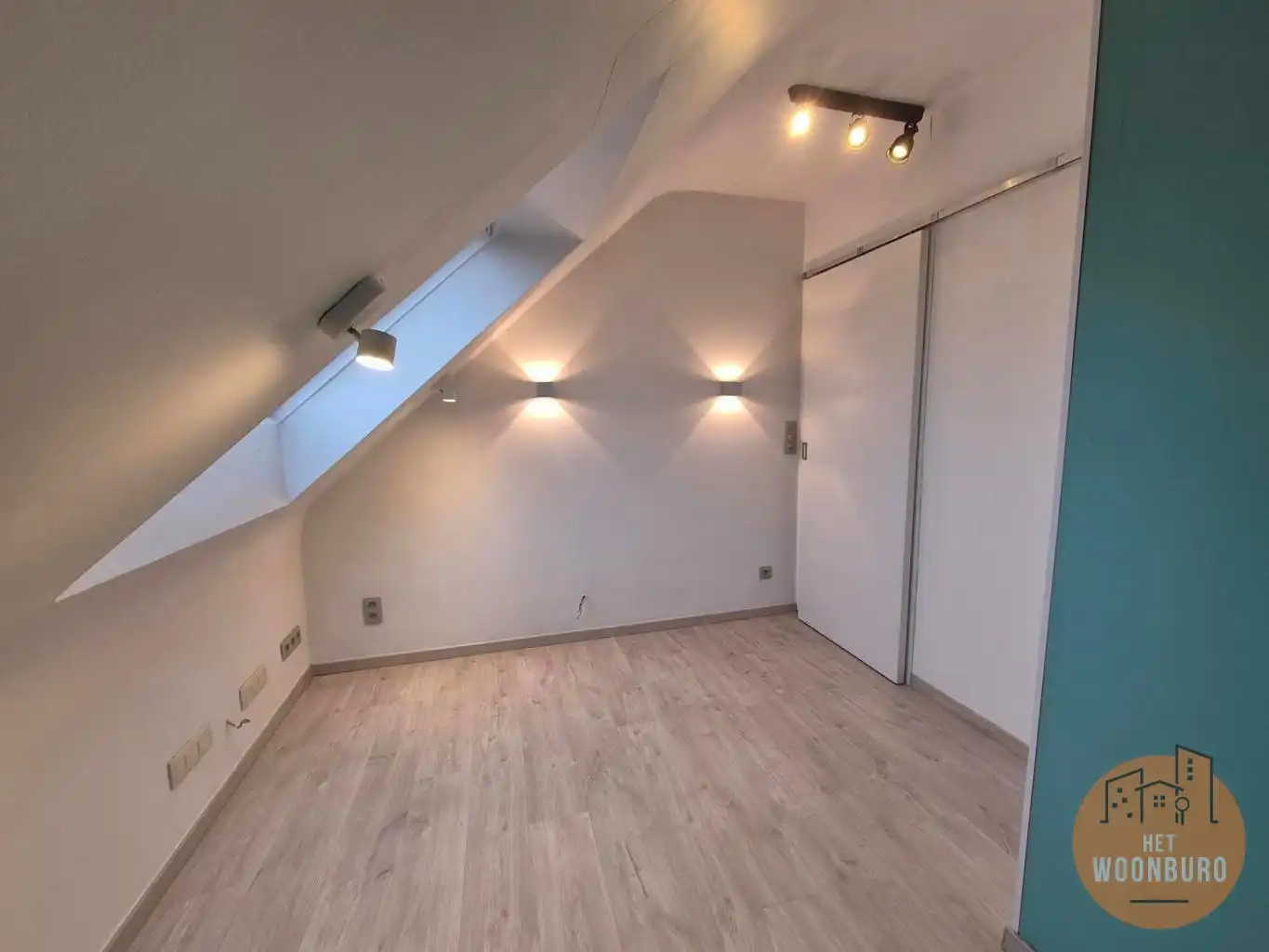 Duplex appartement met 2 slpks, bureel en autostaanplaats foto 12