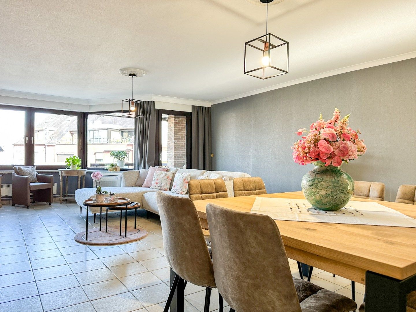 Lichtrijk en ruim appartement hartje Torhout, met 2 slpk en terrassen, Torhout. foto 6