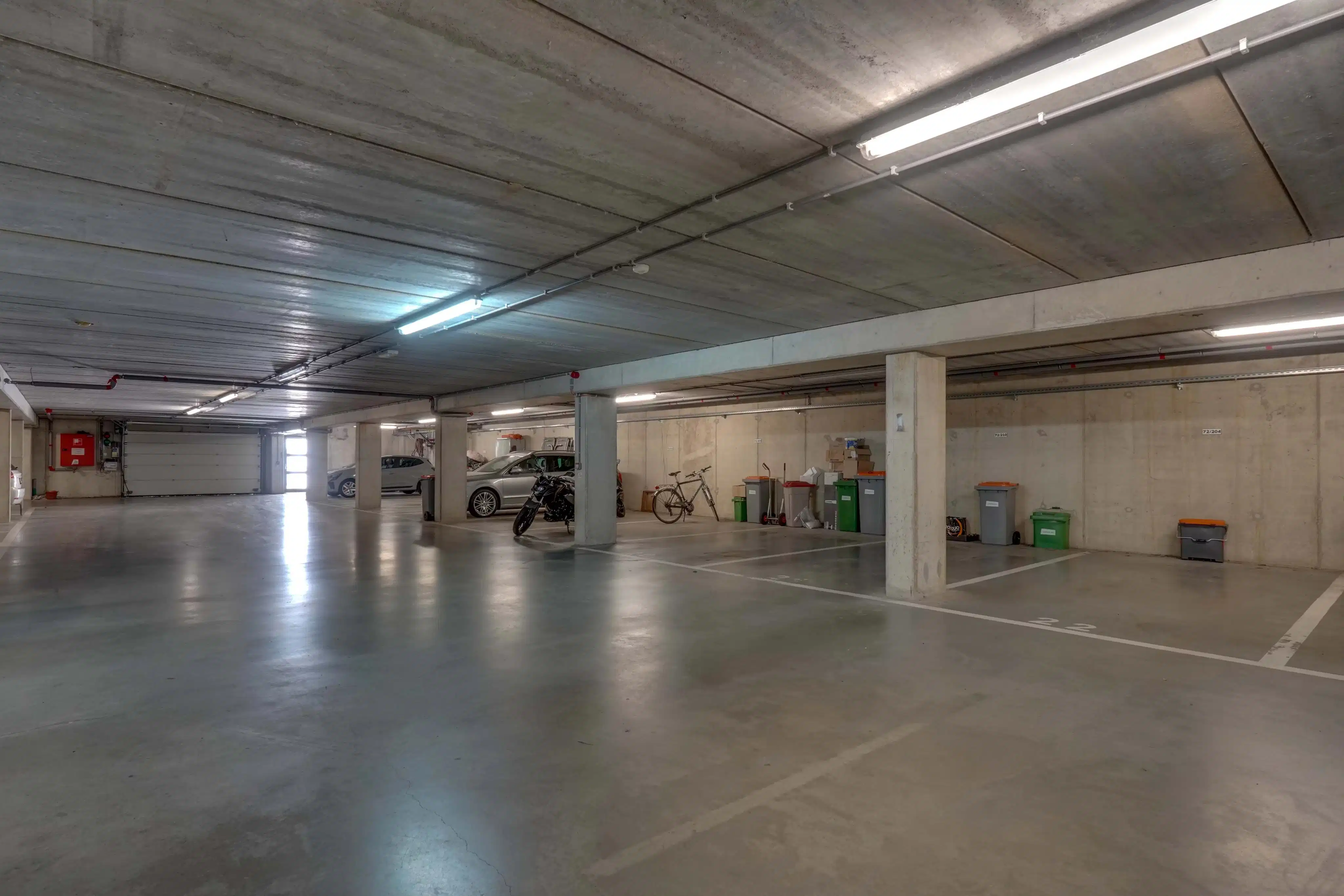 Instapklaar appartement met terras aan centrum Bilzen foto 19