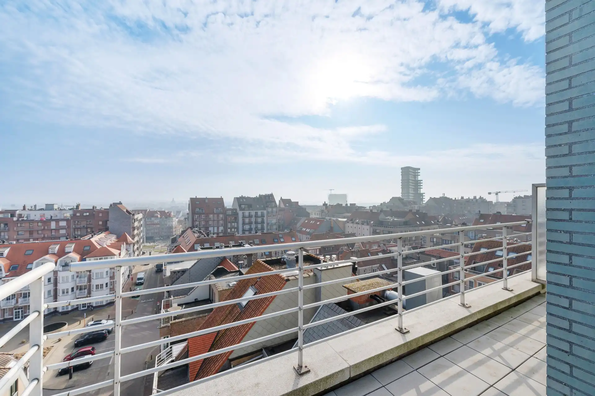 Lichtrijk hoekappartement met groot zuid gericht terras en adembenemend zeezicht foto 26