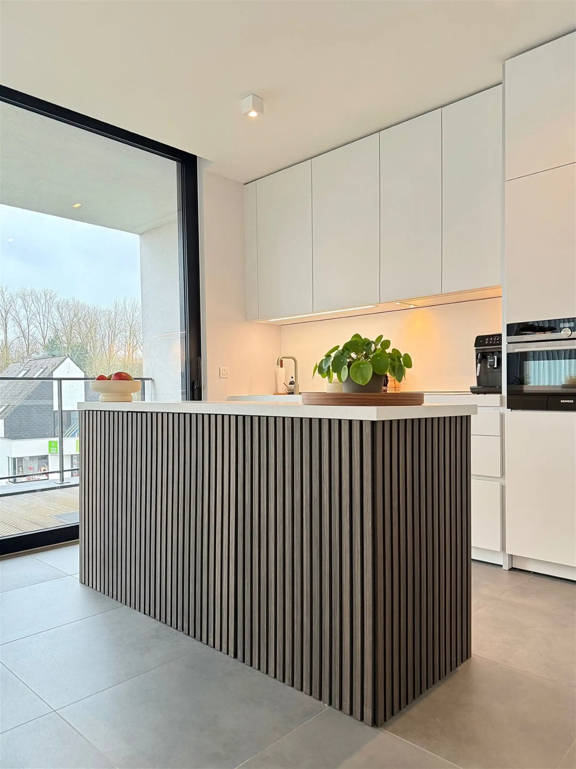 Instapklaar APPARTEMENT (1ste verdieping) met 2 slaapkamers, ruime terrassen (2), garage  & autostaanplaats  foto 8