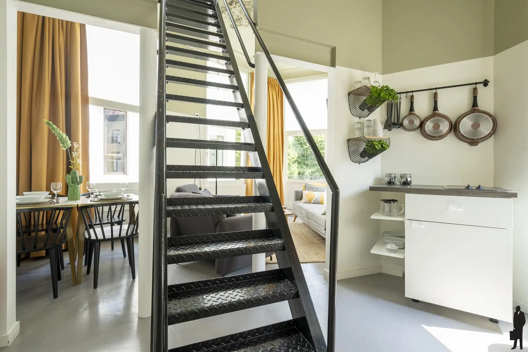 Iconisch hoekpand met drie vergunde duplexen aan het Mechelseplein foto 5