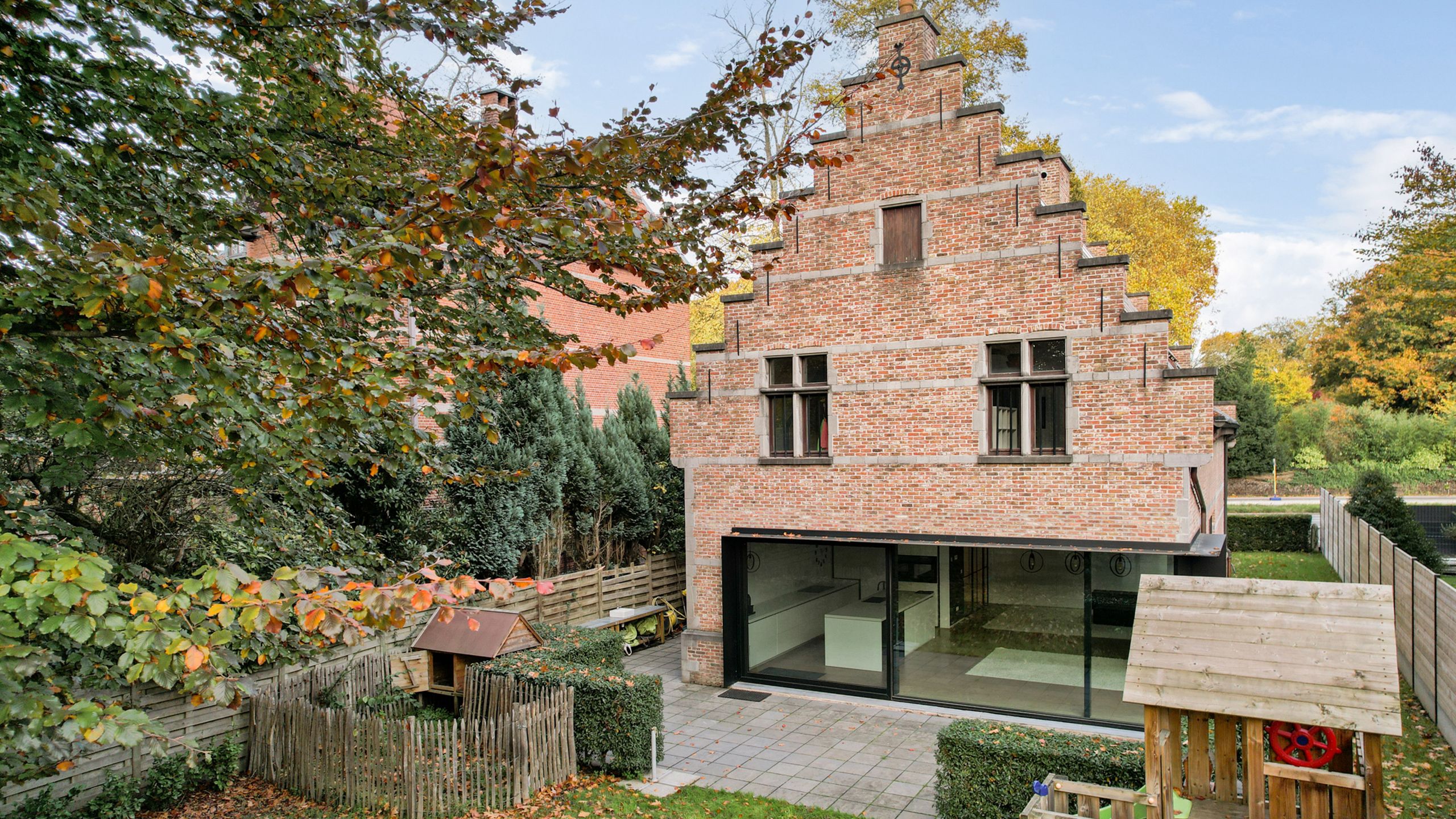 Knap gerenoveerde, energiezuinige woning (open bebouwing) foto {{pictureIndex}}