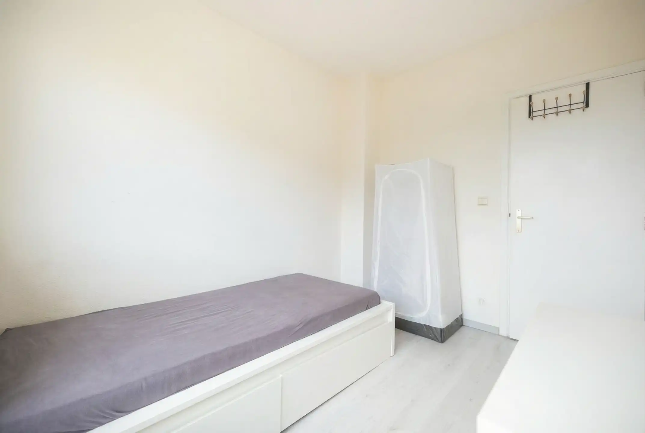 Huis met 5 slaapkamers in Linkebeek – Rustig en vredig foto 15