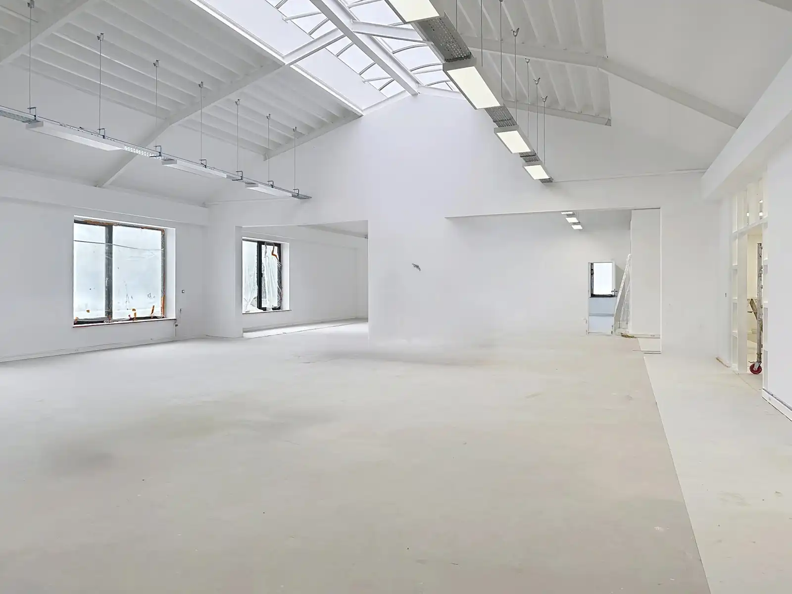 Activiteits- of opslagruimte op een toplocatie nabij de A12 foto {{pictureIndex}}