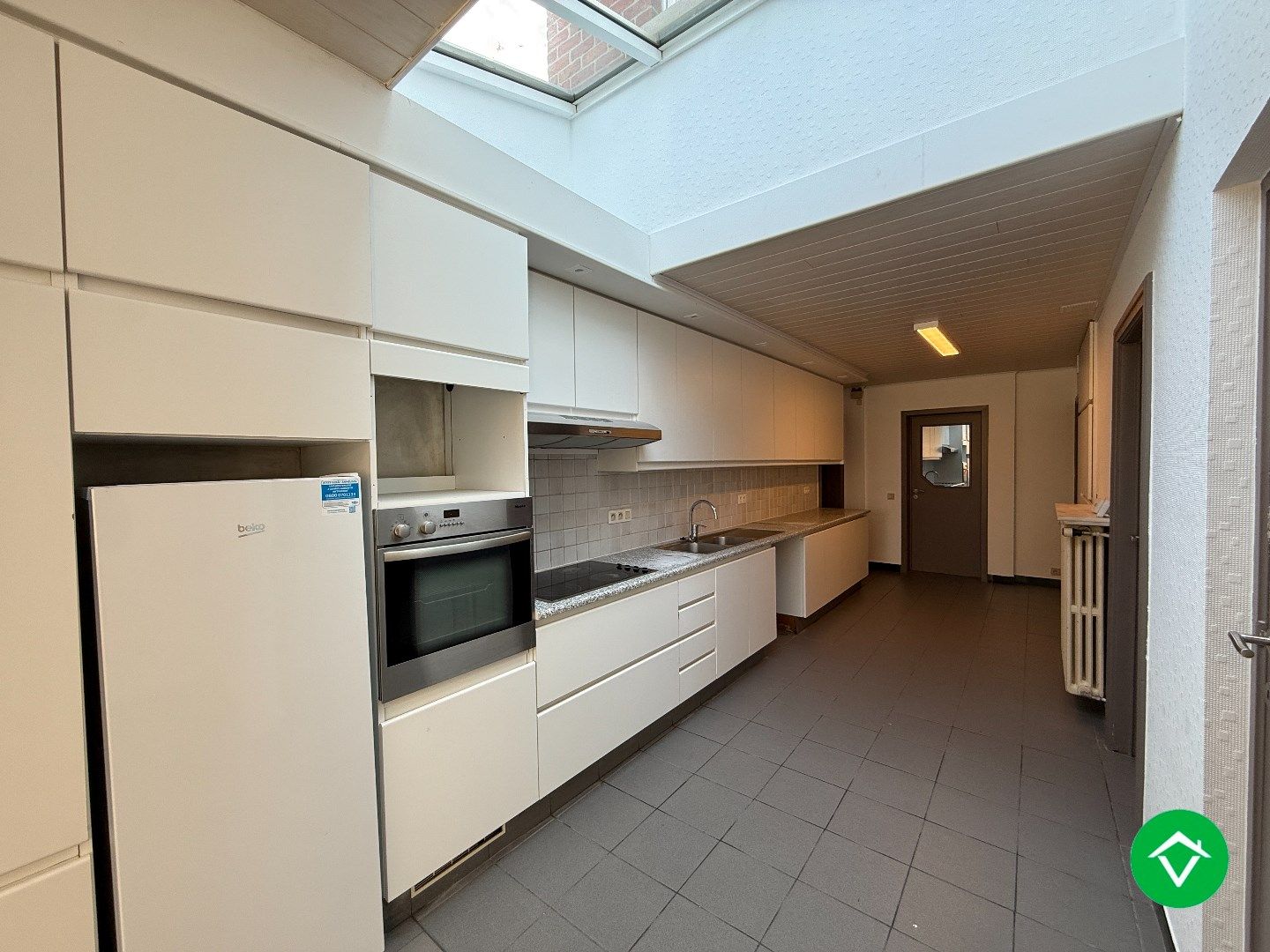 Woning met 4 slaapkamers, garage en tuin te Roeselare foto 4