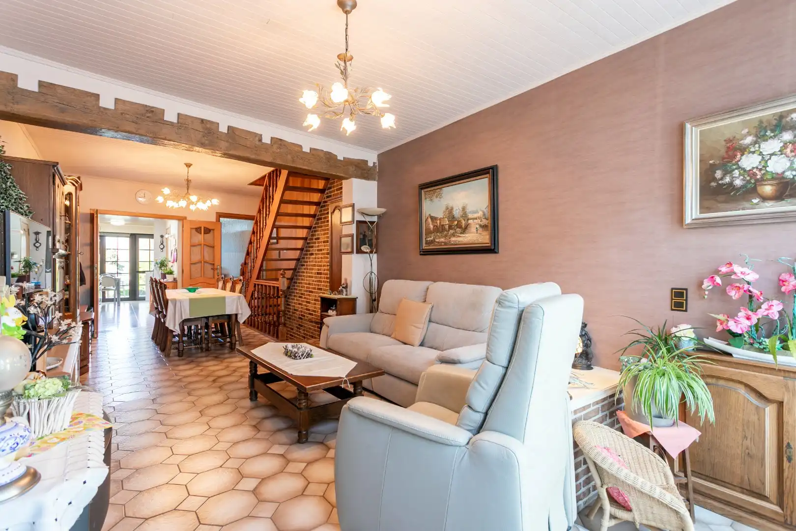 Woning met 2 slpk en ruime tuin (8a60)  foto 2