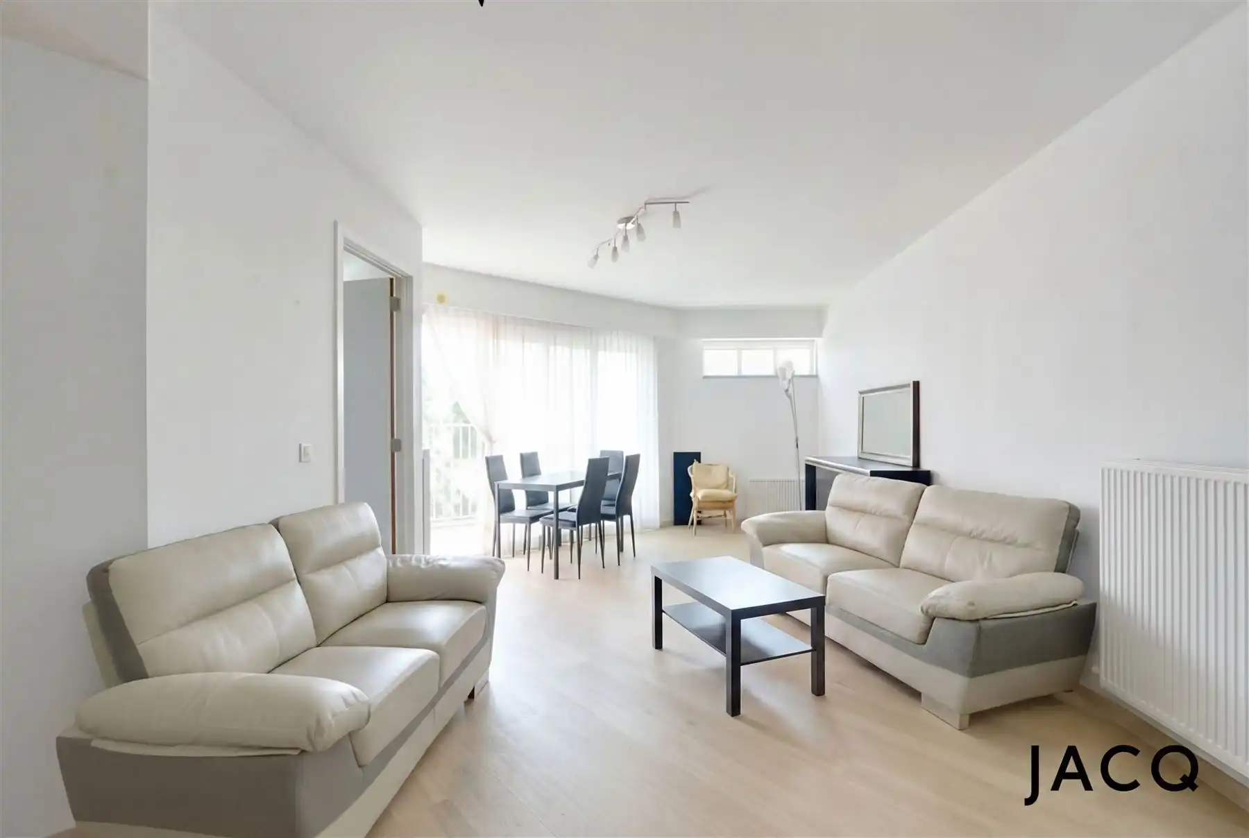 Modern dakappartement met 2 slaapkamers te Anderlecht foto 2