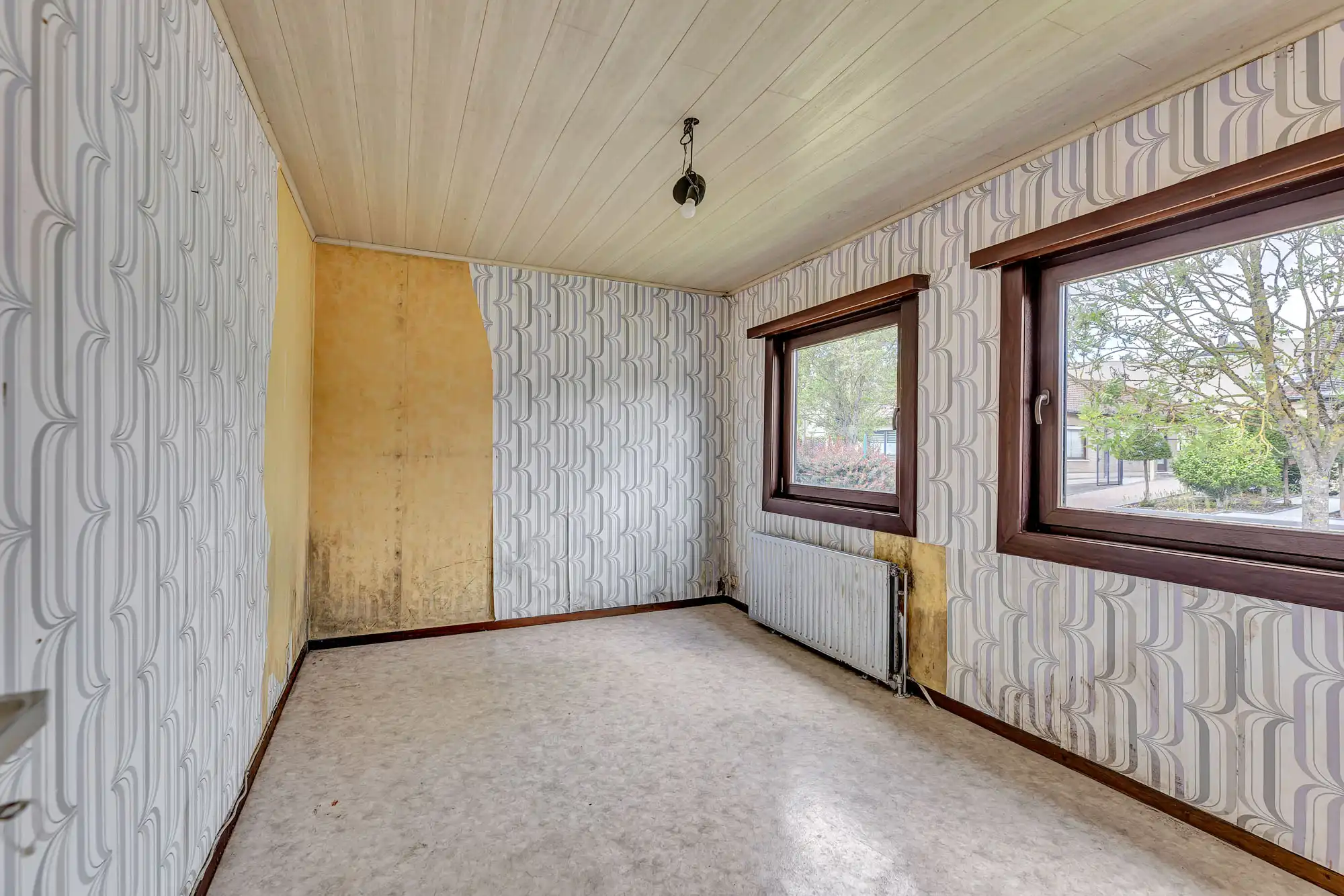 Te renoveren bungalow op een rustige locatie foto 17