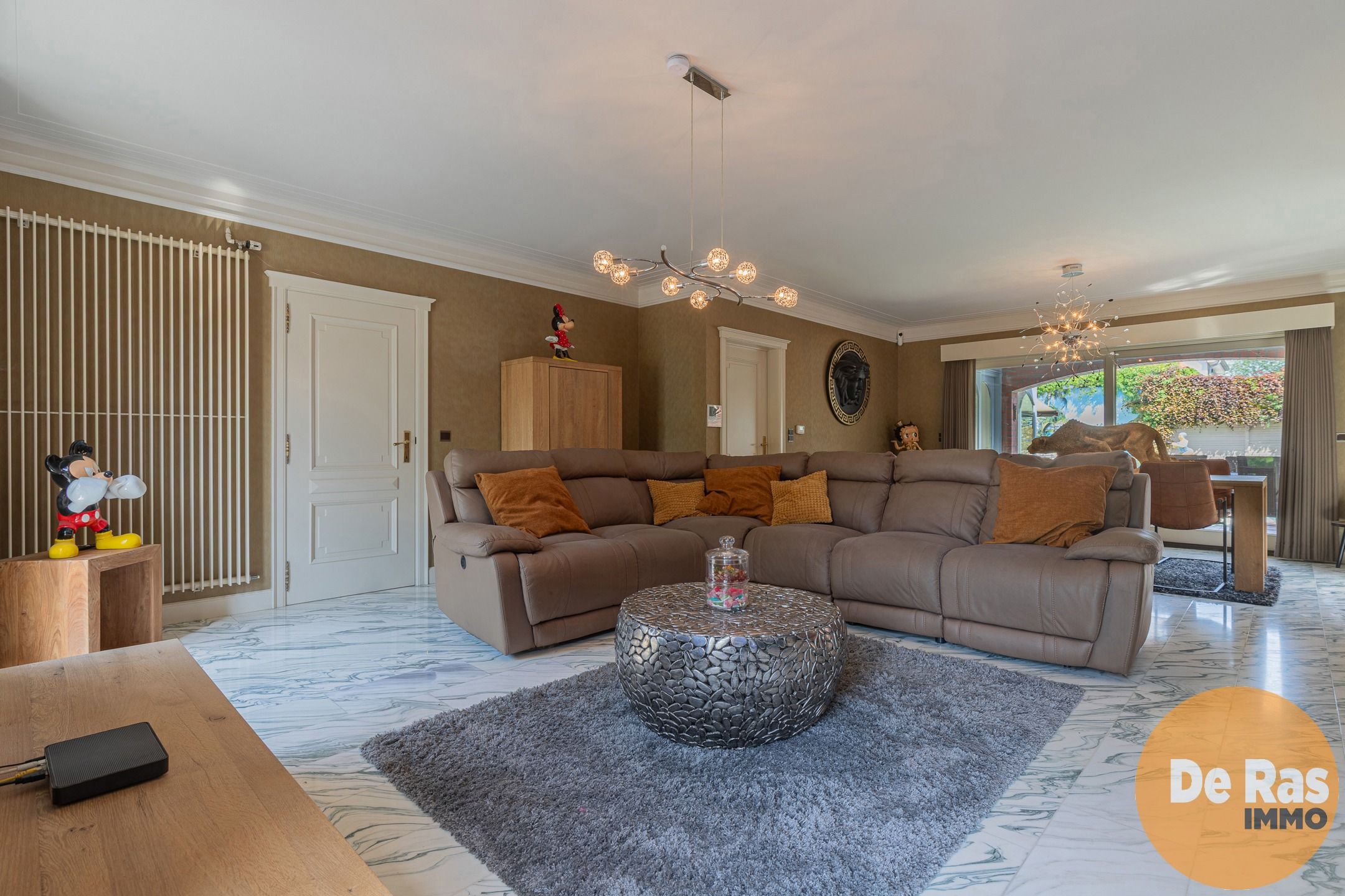 BURST – Ruime bungalow met zwembad en aparte woonruimte foto 4