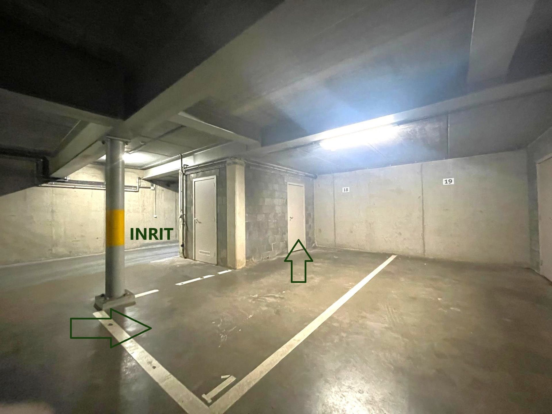 Staanplaats met berging foto 5