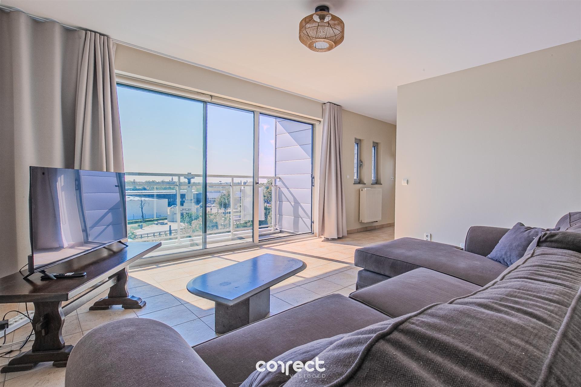 Lichtrijk en instapklaar 3 slaapkamer appartement met zicht op de IJzer. foto 6