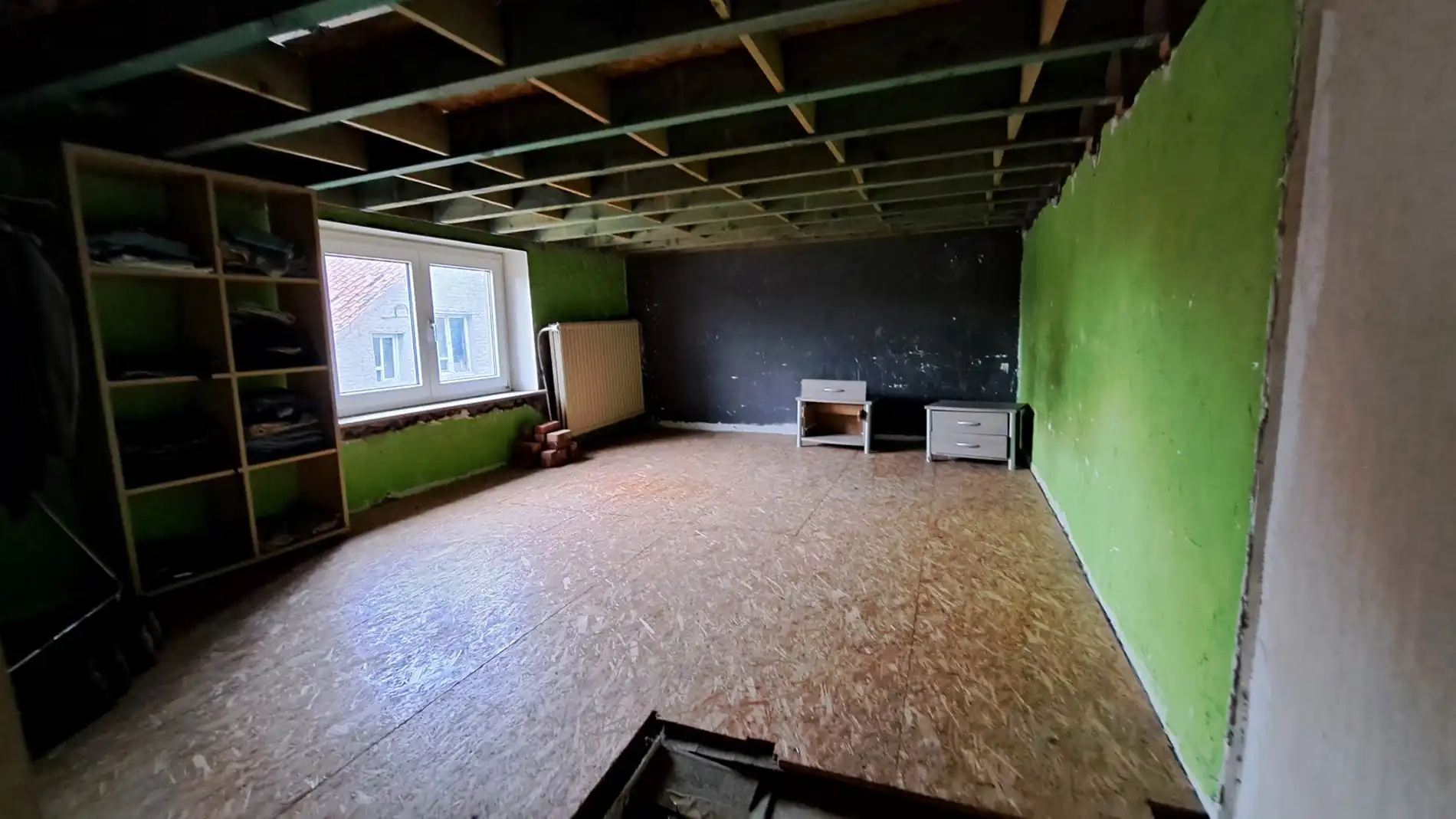 Gezinswoning met 4 slaapkamers, garage en grote tuin. foto 14