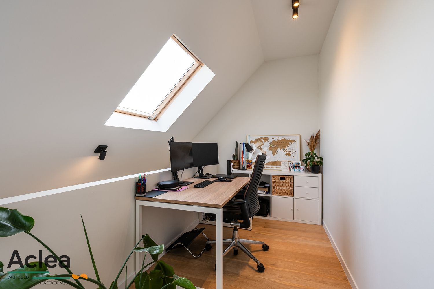 Lichtrijk, ruim duplex-appartement foto 18