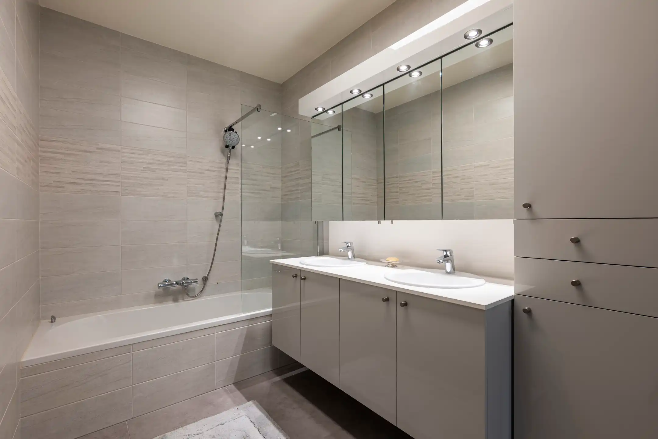 Luxueus appartement in hartje Turnhout met ondergrondse parkeerplaatsen foto 12