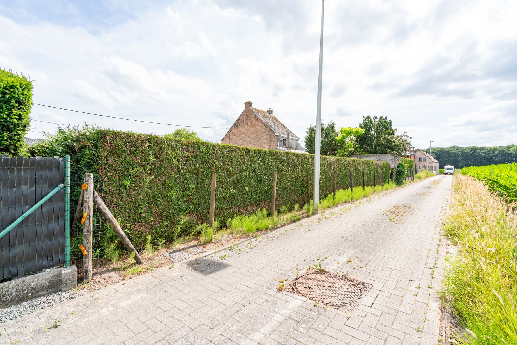 Te Renoveren Woning met Extra Bouwgrond foto 5