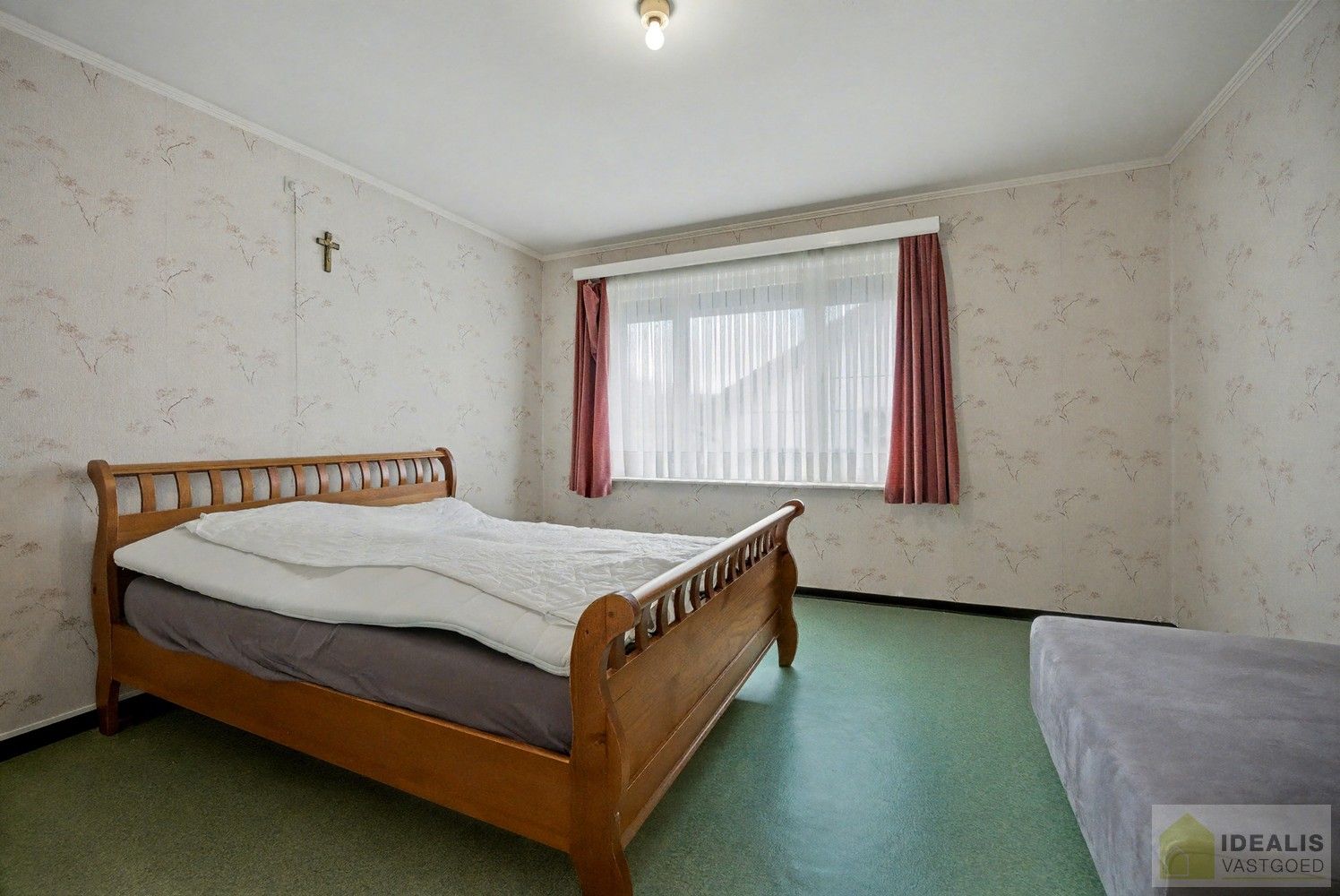 IDEALIS VASTGOED - Nabij het groen gelegen woning met een bewoonbare oppervlakte van + -125m² op een perceel van 7a59ca! Het betreft een zeer centraal gelegen woning t.o.v. grote steden als Leuven, Brussel, Antwerpen en Hasselt die vlot bereikbaar zijn door de nabijheid van de E313 en E314. Uitermate geschikt voor kandidaten op zoek naar een te renoveren woning in de groene omgeving van Linkhout!! foto 17