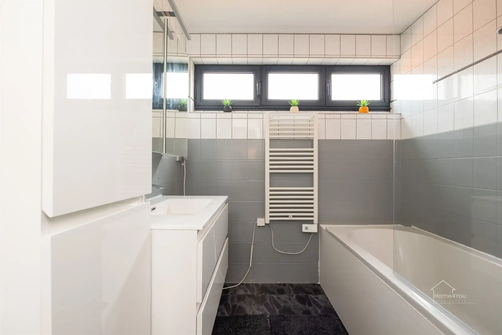 Gerenoveerd duplexappartement met privé-ingang en terras foto 15