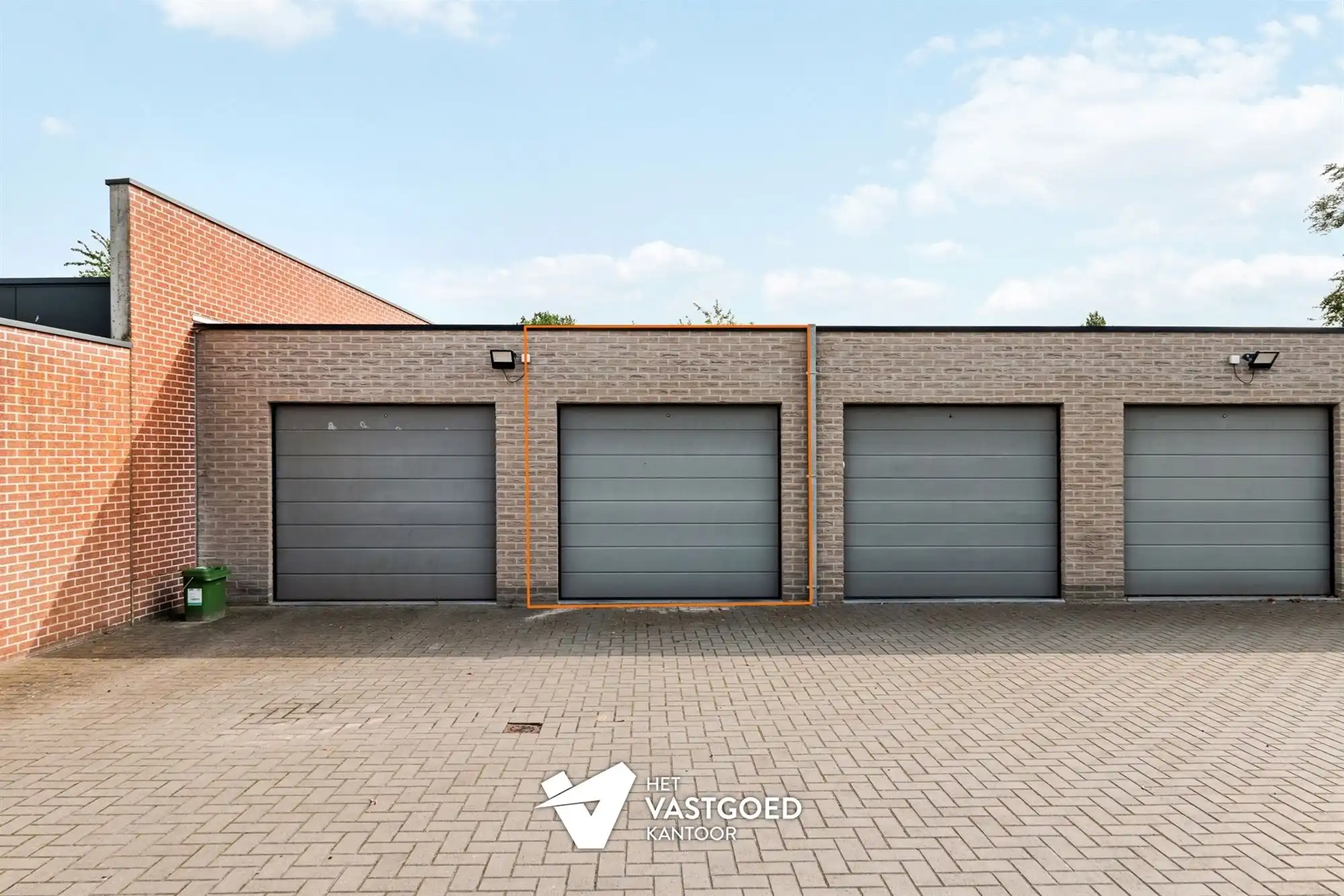 RECENT APPARTEMENT (87M²) MET 2 SLAAPKAMERS, TERRAS, GARAGE MET APARTE BERGING EN CARPORT TE HULSHOUT foto 28
