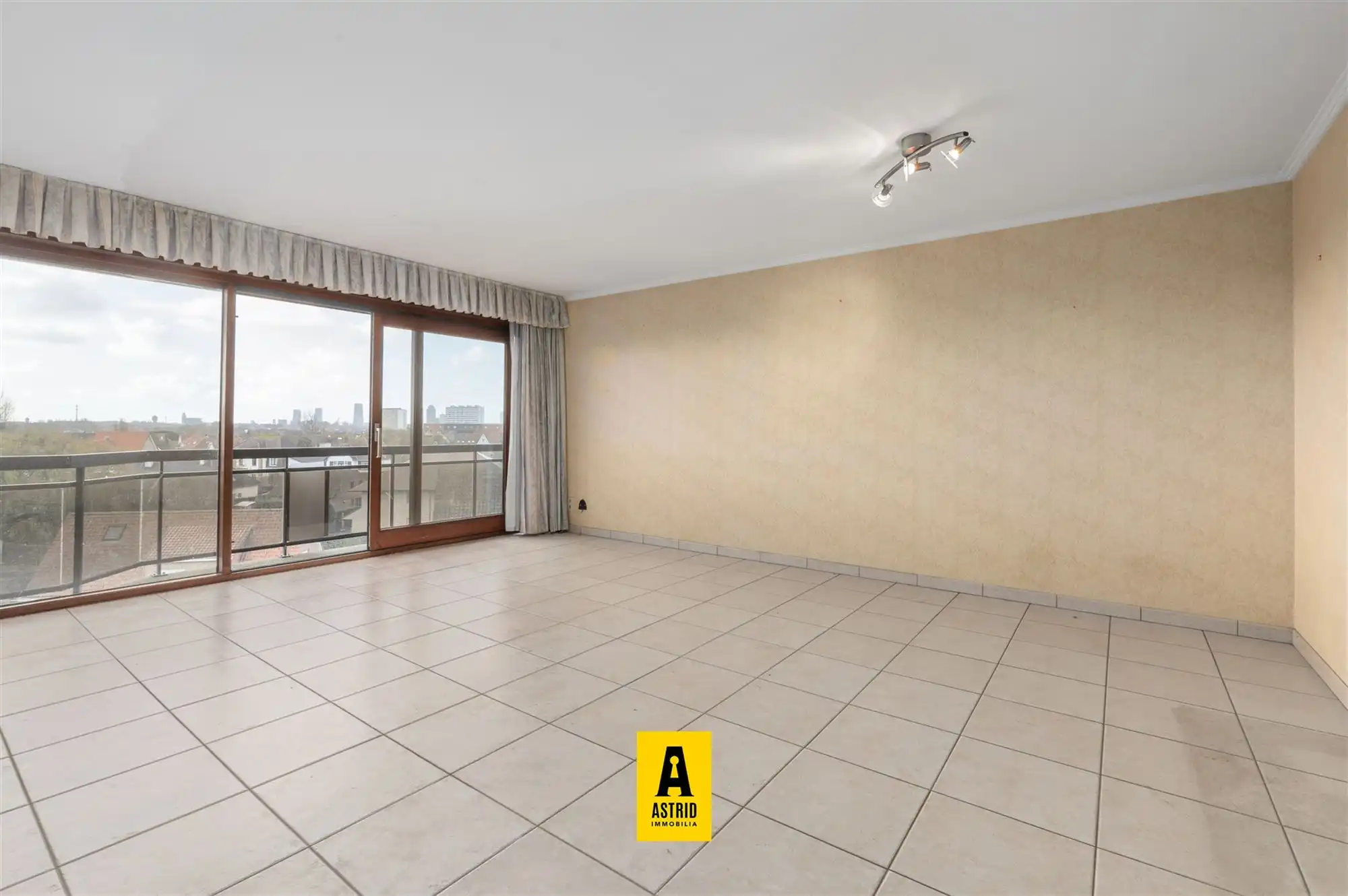 Ruim & zonnig 3-slpk-appartement met terras te Bredene! foto 5