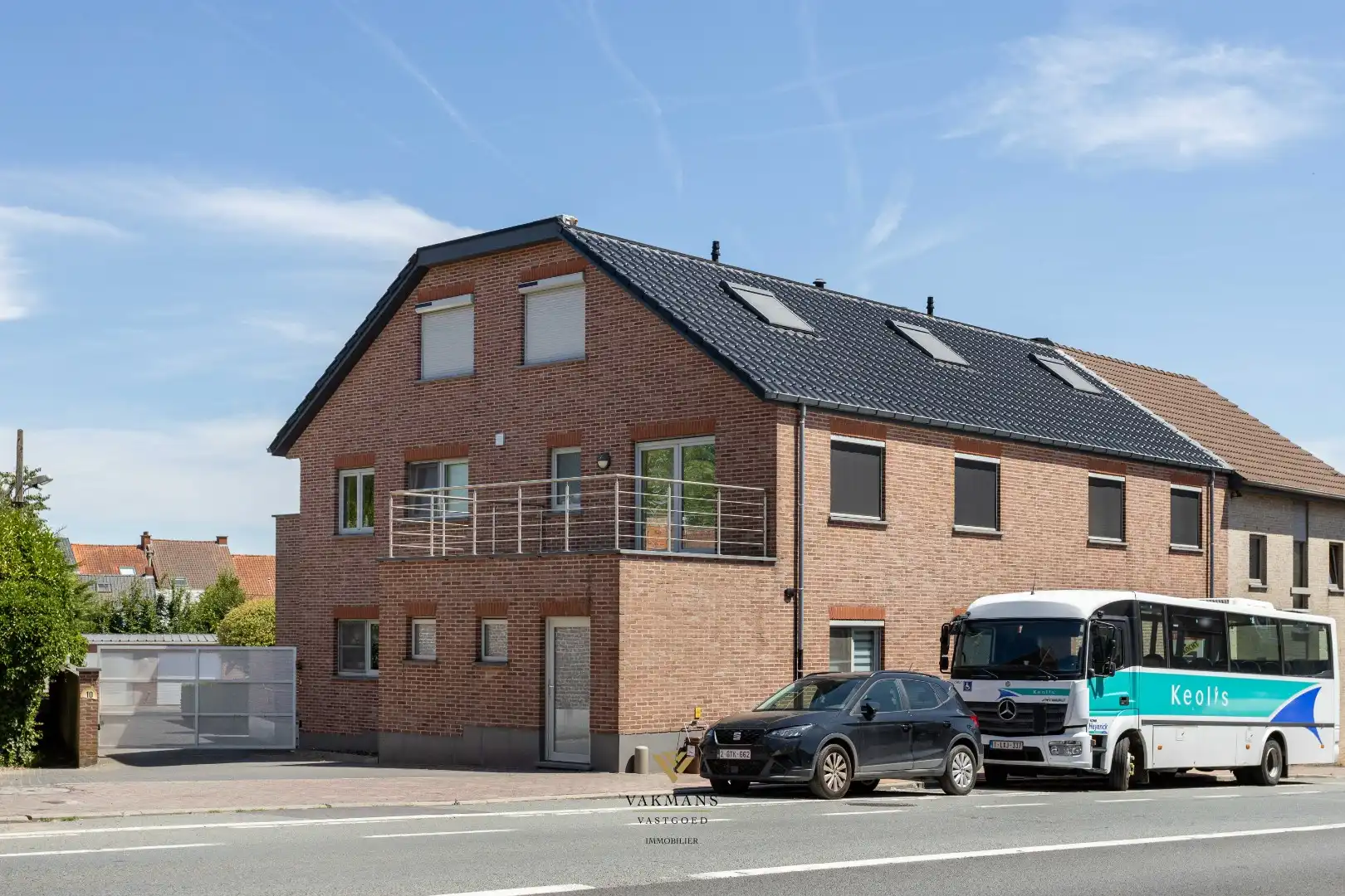 Gelijkvloers appartement met tuin foto {{pictureIndex}}