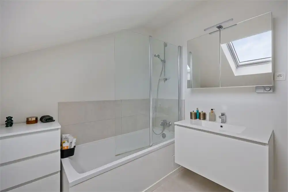 Energiezuinig, recent gerenoveerd duplex-appartement met één slaapkamer in het hart van Heers foto 9