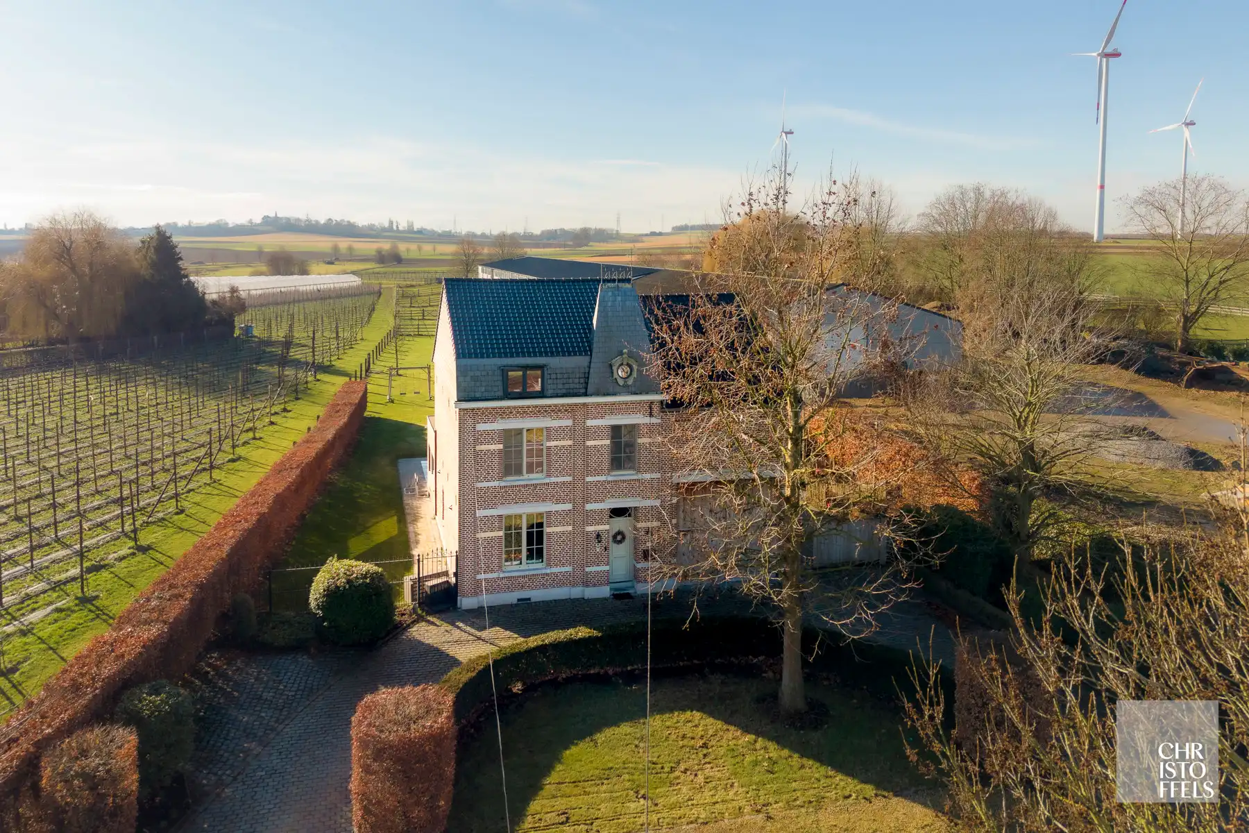 Statig gerenoveerd herenhuis met landelijke charme en hedendaags wooncomfort foto {{pictureIndex}}