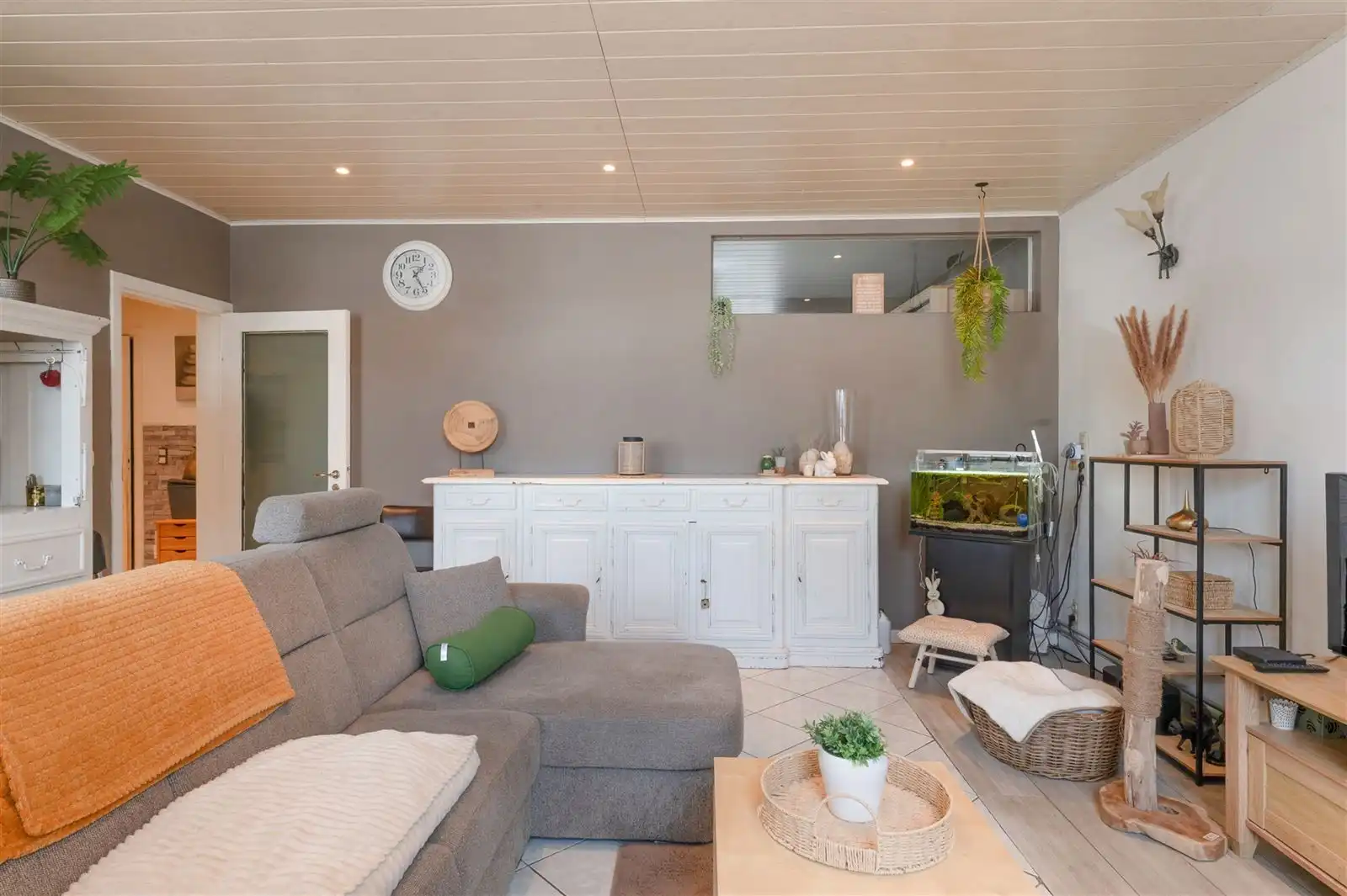 Gelijkvloers app met 2 slpks en garage foto 4