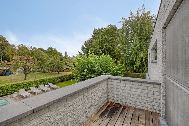 Exclusieve villa met zwembad in rustige wijk nabij het centrum van Beveren foto 17