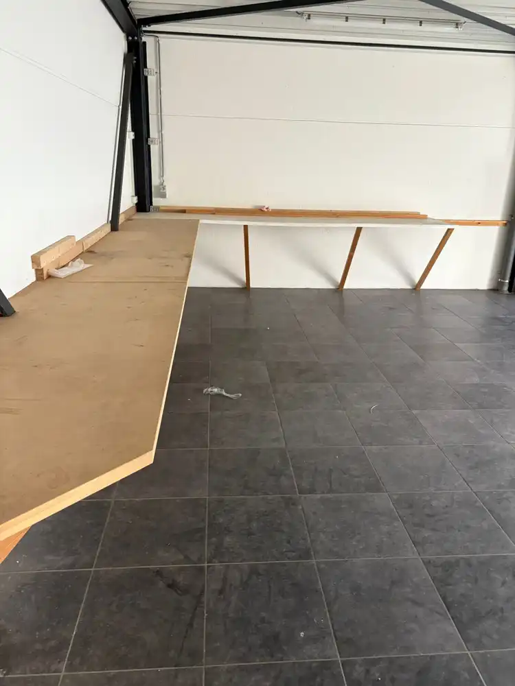 BEDRIJFSUNIT MET KANTOREN foto 5