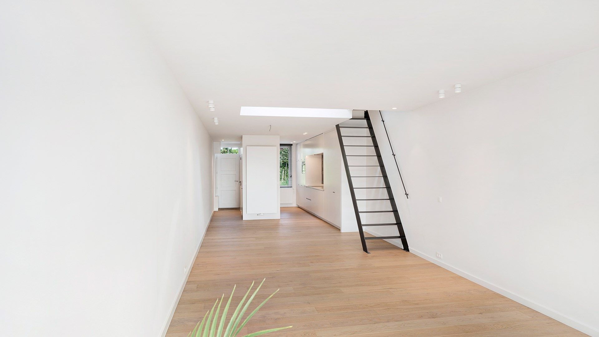 Vernieuwd huis met mooie open zichten te Damme foto 12