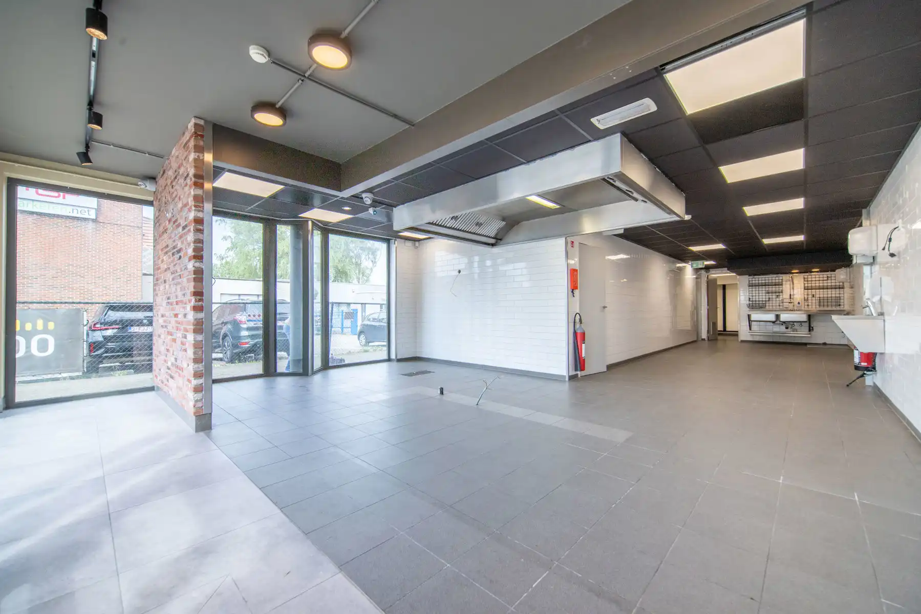 Commercieel gelijkvloers te Aartselaar.&nbsp; foto 2